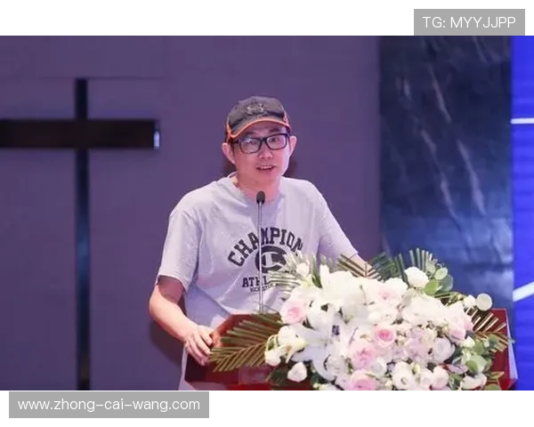余依婷的成长历程与成就探索：从初学者到行业领军人物的华丽蜕变